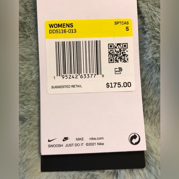 NWT Nike Essentials Faux Fur Jacket - Picture 6 of 10